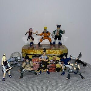 9x Naruto vintage rare figures with 2002 Empty box trading cards